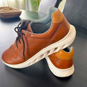 Johnston & Murphy Activate U-Throat Casual Dress Shoe